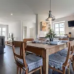 Reetdachhaus Duenennest Bohl