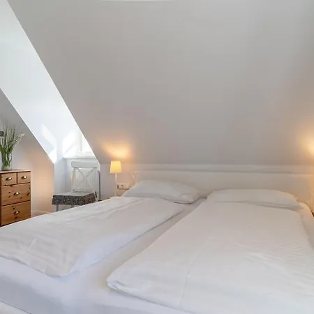 Feriehus Reetdachhaus Duenennest Böhl