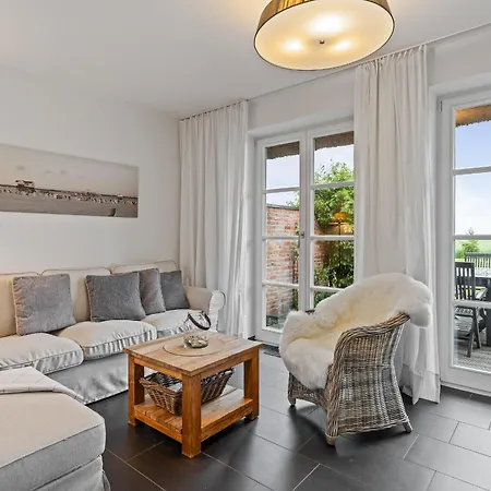 Reetdachhaus Duenennest Feriehus Böhl