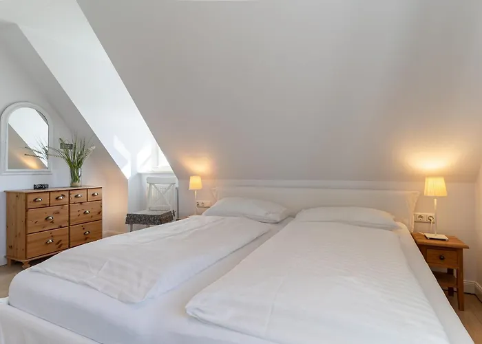 Feriehus Reetdachhaus Duenennest Böhl