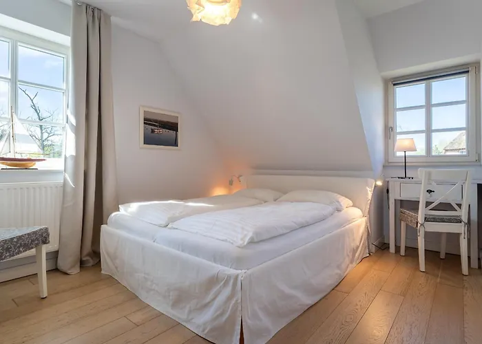 Reetdachhaus Duenennest Feriehus