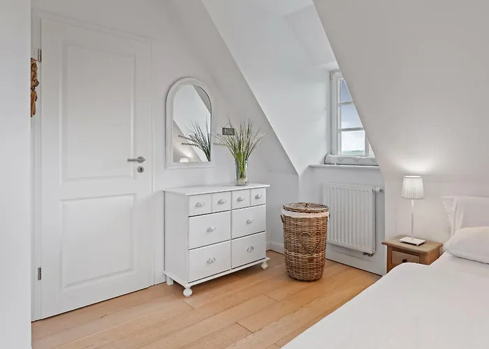 Reetdachhaus Duenennest Feriehus