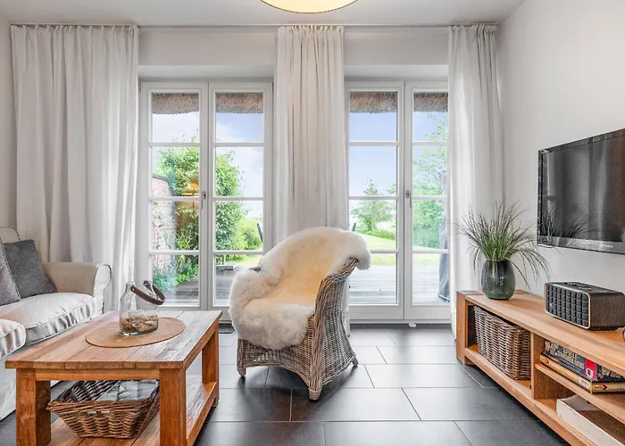 Feriehus Reetdachhaus Duenennest *